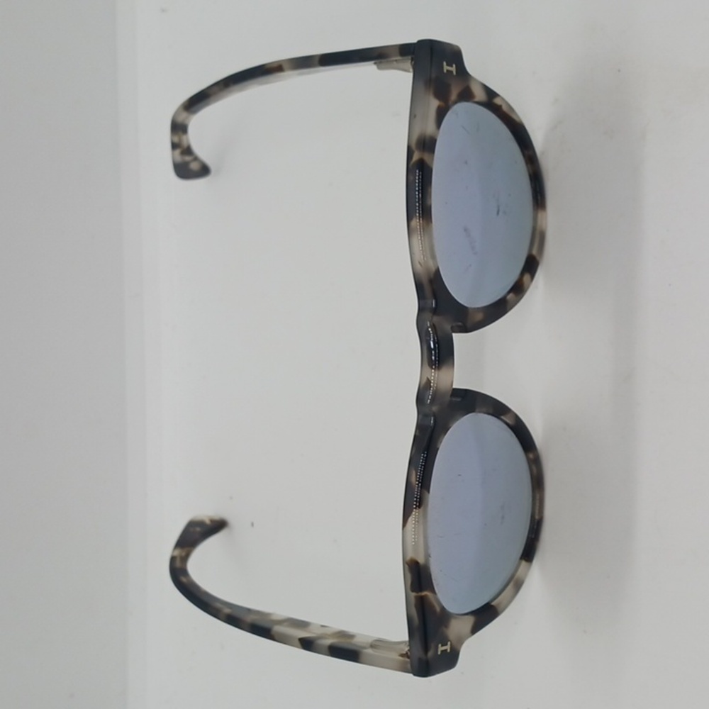 NWOT ILLESTEVA SUNGLASSES LEONARD - Picture 4 of 5